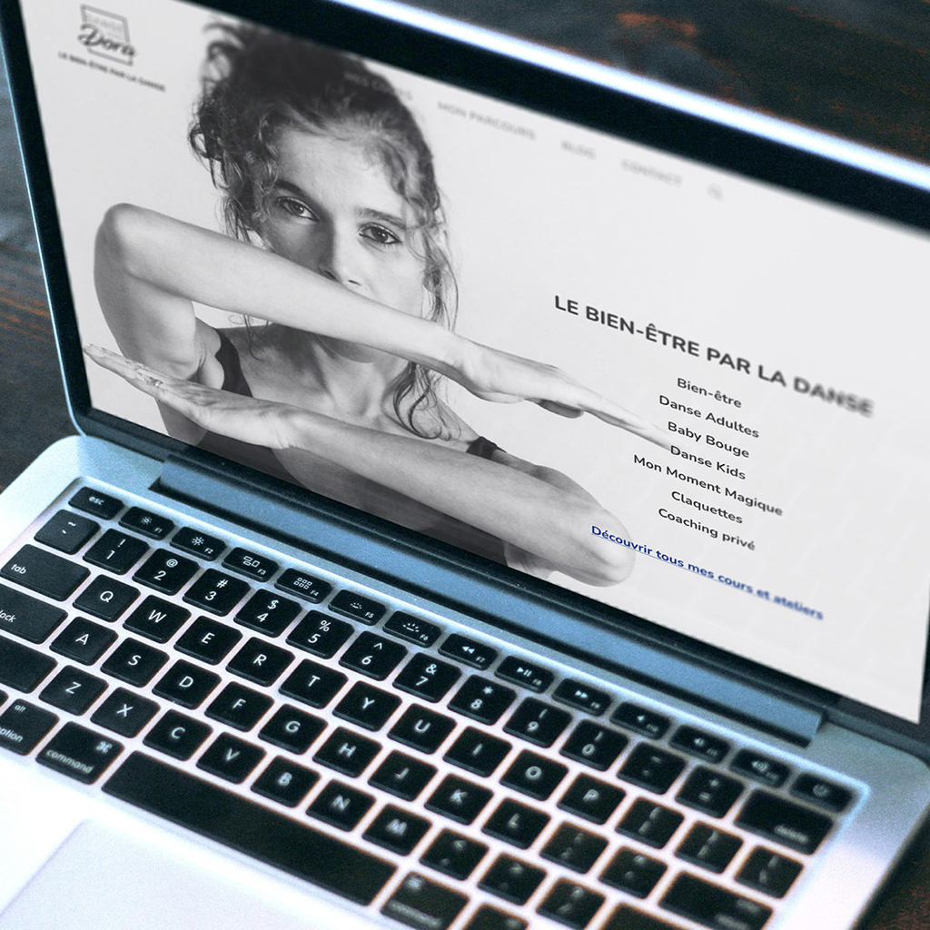 Flamant-Jaune-Danse-avec-dora-scaled